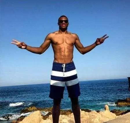 多特铁血意志感动球迷（多特顽强斗志打动球迷）