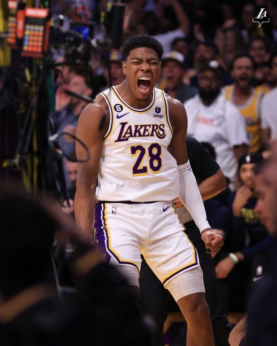 风中有朵雨做的云？曼城新赛季二客球衣曝光：灵感源自雨滴（曼城新赛季二客球衣亮相：从雨滴汲取灵感）