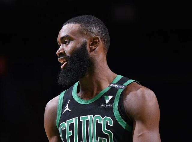 记者：阿根廷全队周四启程前往安哥拉，梅西届时将首发出战（记者：阿根廷队周四启程赴安哥拉，梅西预计首发亮相）