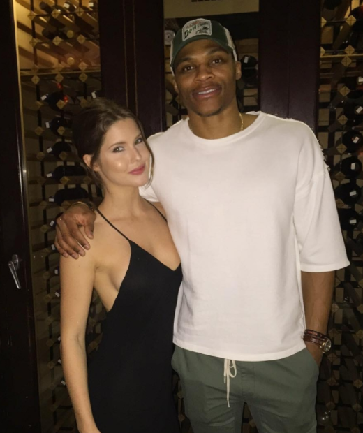 巴萨vs毕尔巴鄂竞技：亚马尔领衔，费尔明、奥尔莫出战（巴萨对阵毕尔巴鄂：亚马尔挂帅，费尔明与奥尔莫登场）