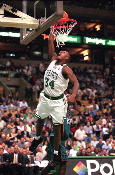 NBA常规赛战报：快船客场险胜雷霆,（NBA常规赛快讯：快船客场险胜雷霆）